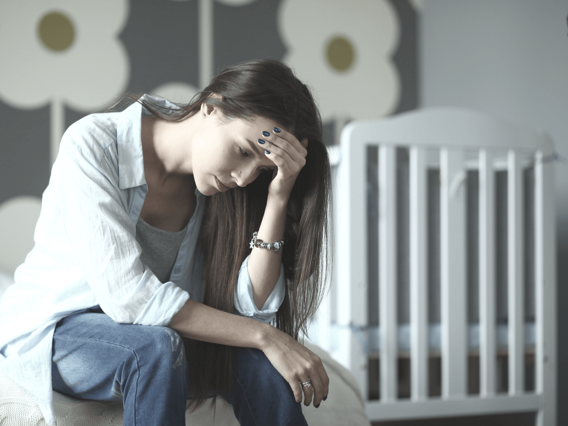 How to Deal with Postpartum Depression: Symptoms and Treatment